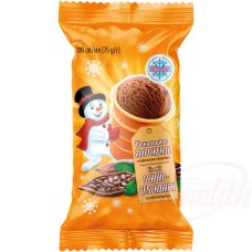 Crème glacée au chocolat dans une tasse de gaufre Шоколадный пломбир в вафельном стаканчике