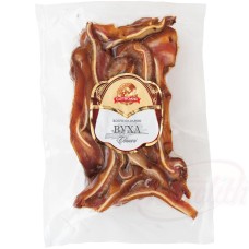 Oreilles de porc, à lukrainienne, fumées, tranchées, salées et assaisonnées. Свиные уши по-украински, копченые, нарезанные, соленые и приправленные.